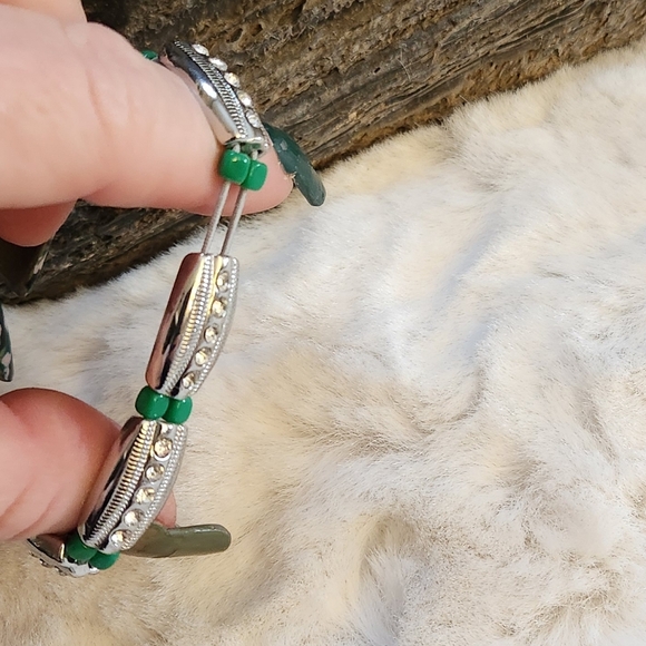 NWOT Lia Sophia Green silver rhinestone bracelet - Picture 4 of 4